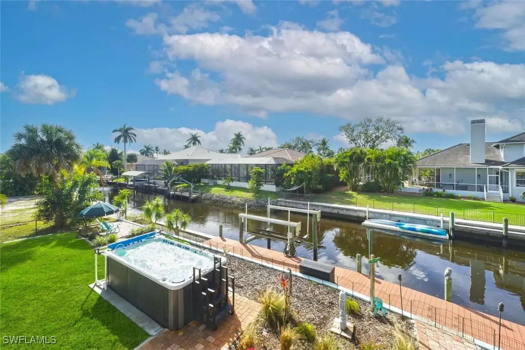 27088 Del Lane Bonita Springs FL 34135