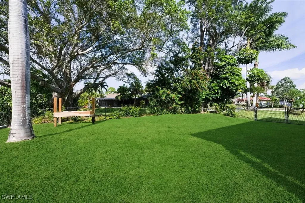 27088 Del Lane Bonita Springs FL 34135