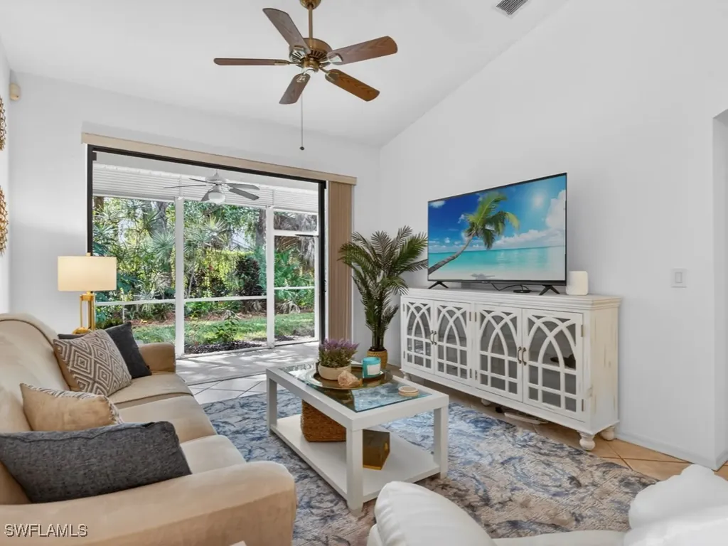 Naples FL, 7555 Meadow Lakes Drive, Unit 102