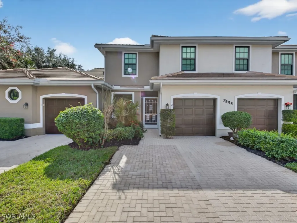 7555 Meadow Lakes Drive Naples FL 34104