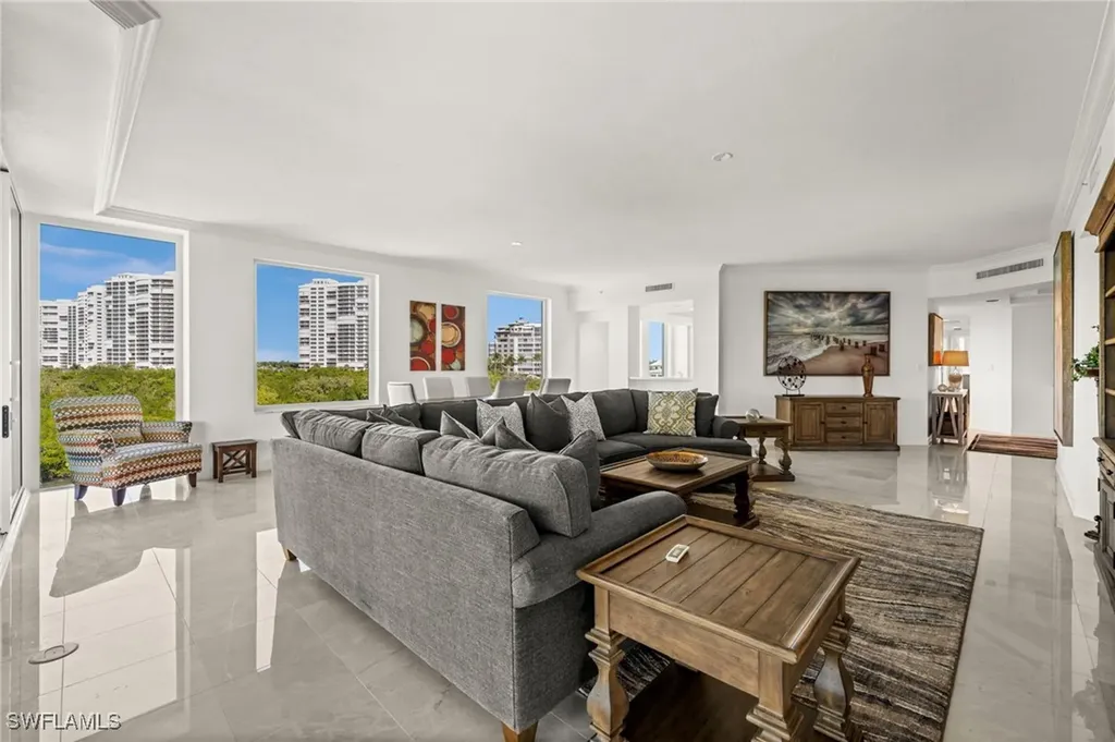 445 Dockside Drive Naples FL 34110