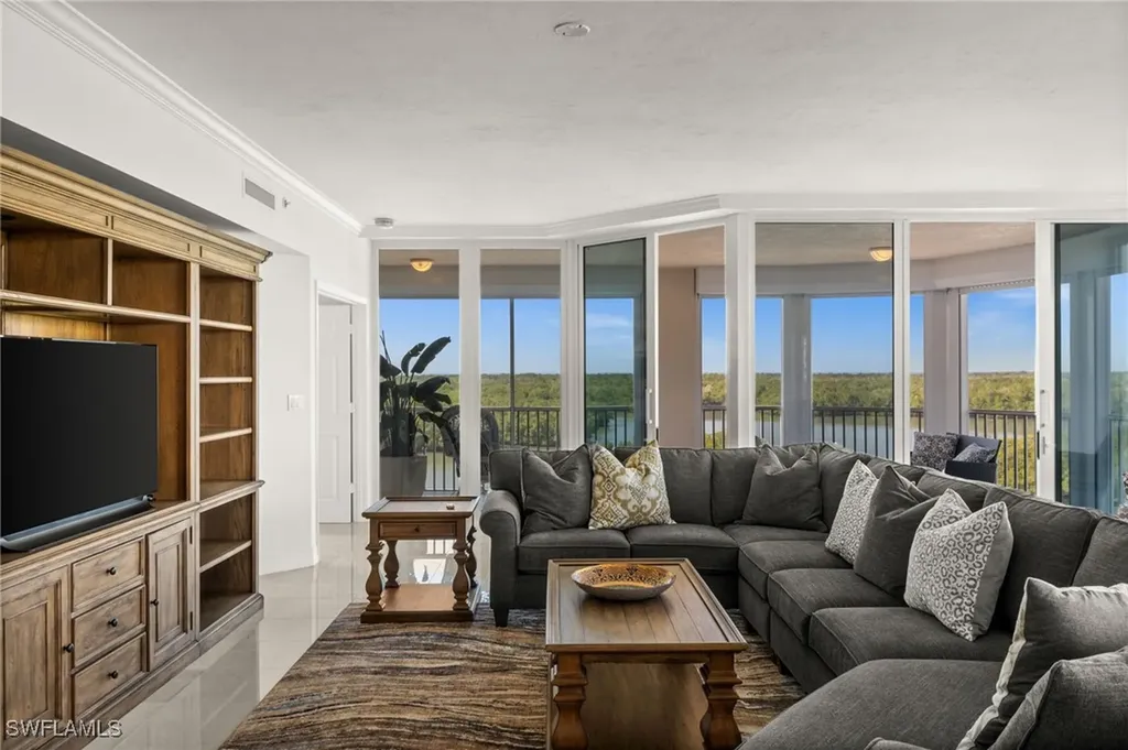 445 Dockside Drive Naples FL 34110