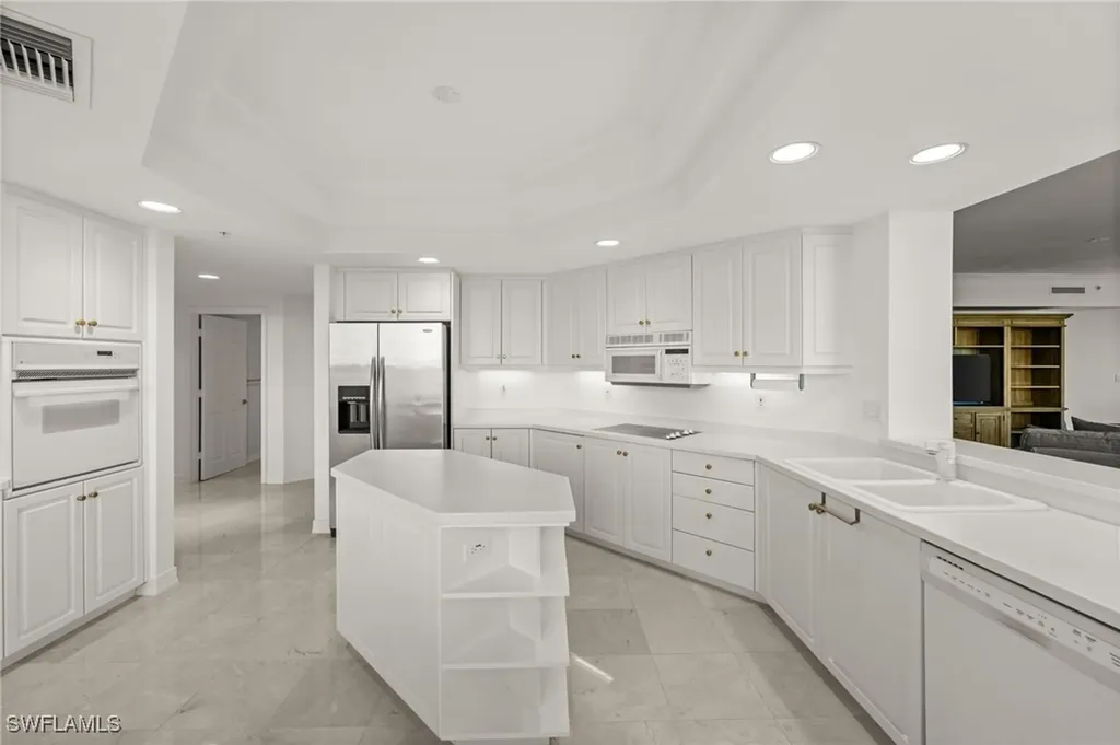 445 Dockside Drive Naples FL 34110