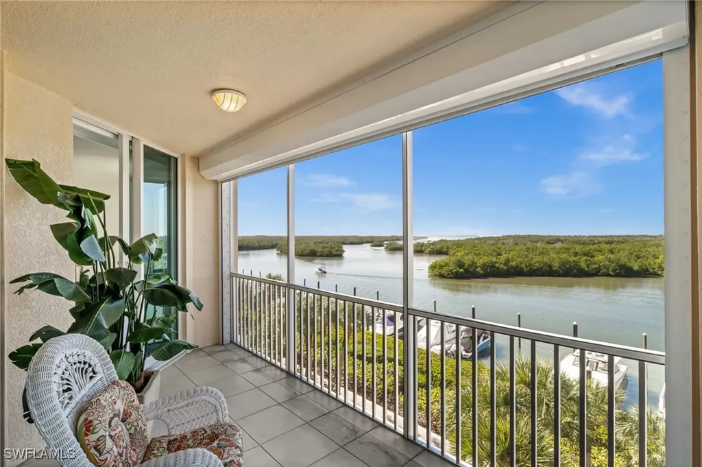 445 Dockside Drive Naples FL 34110