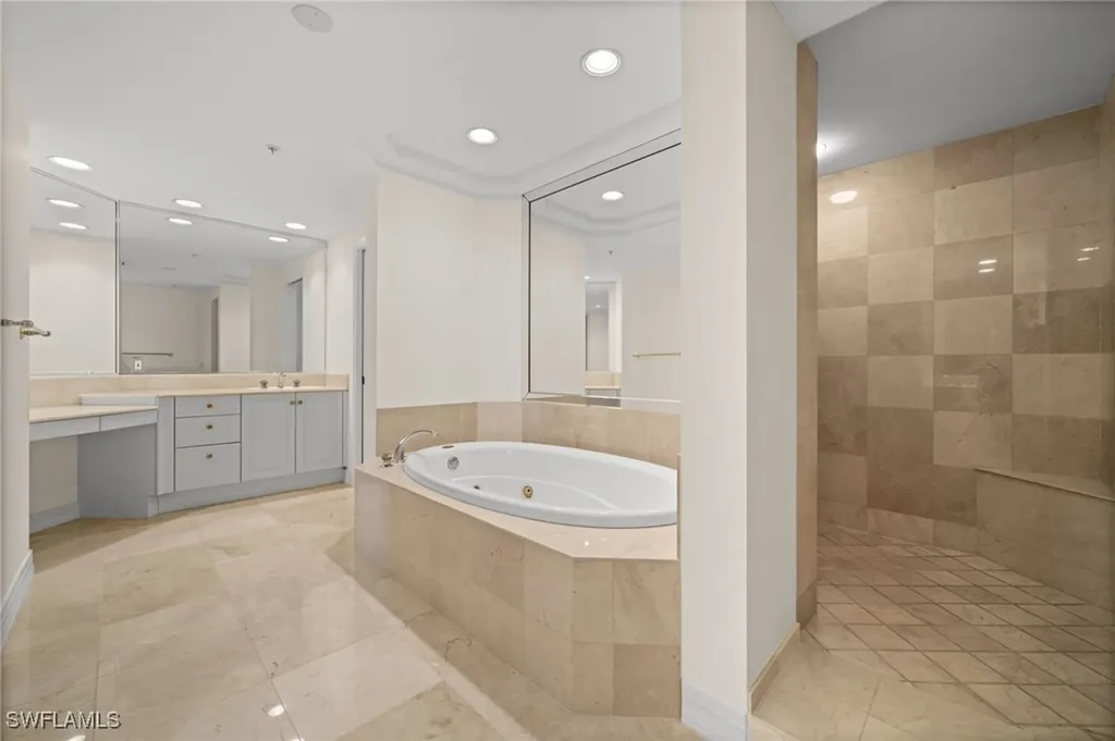 445 Dockside Drive Naples FL 34110