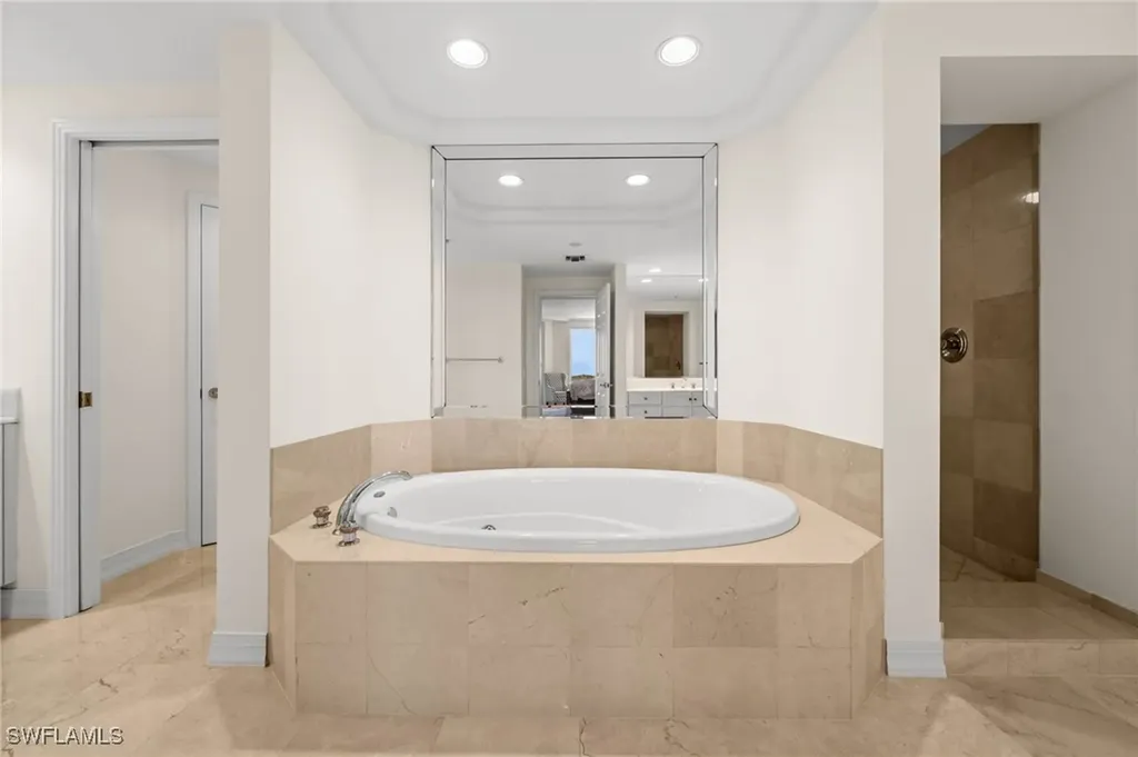 445 Dockside Drive Naples FL 34110