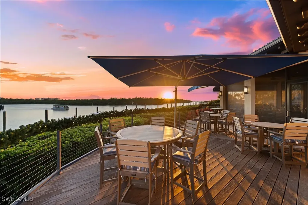 445 Dockside Drive Naples FL 34110