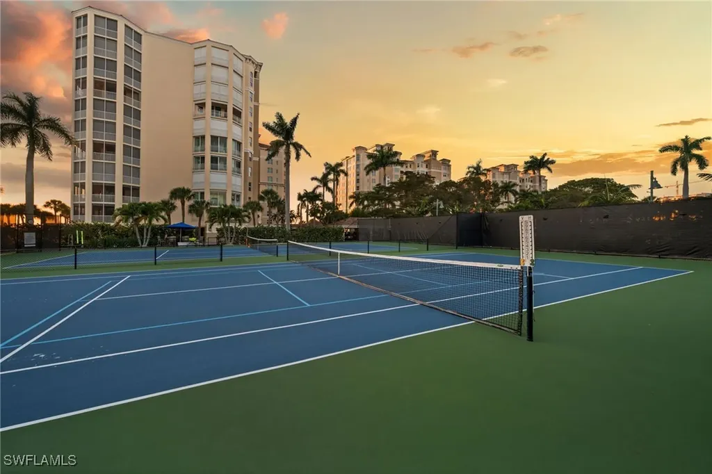 445 Dockside Drive Naples FL 34110