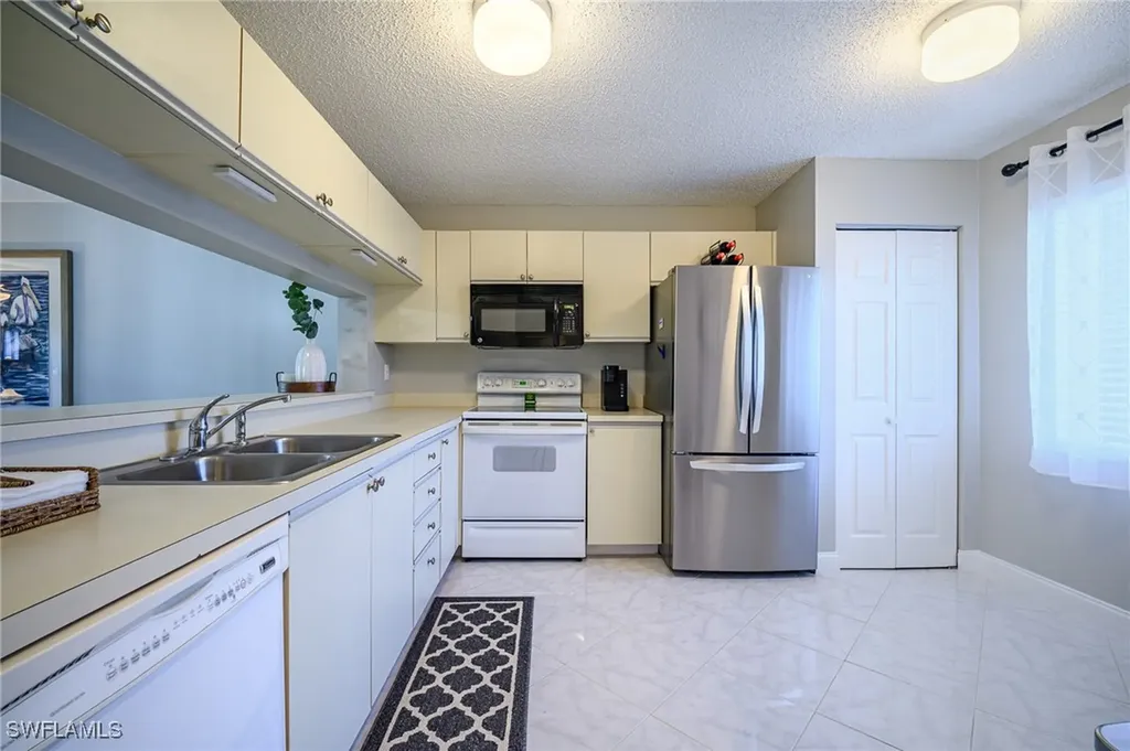 6945 Dennis Circle Naples FL 34104