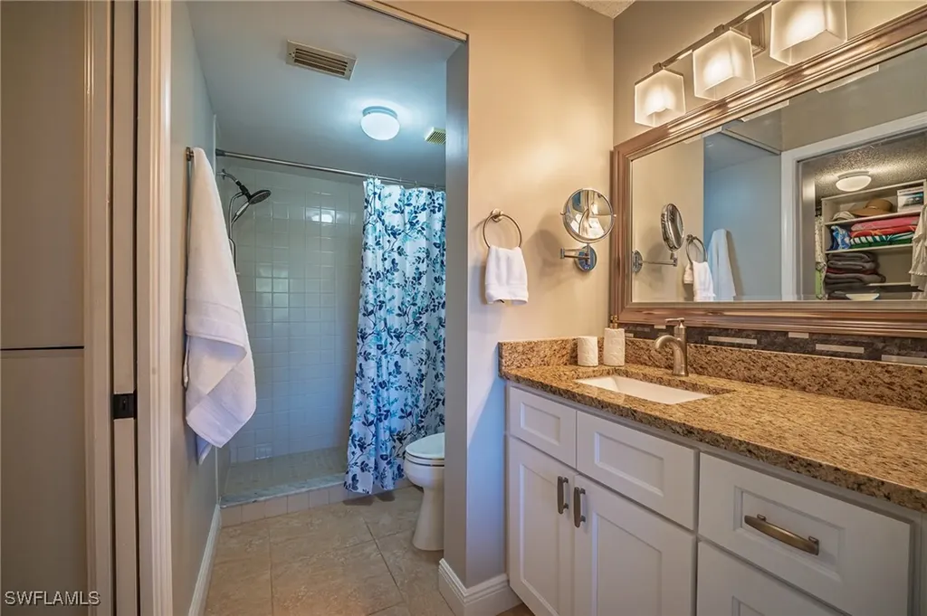 6945 Dennis Circle Naples FL 34104