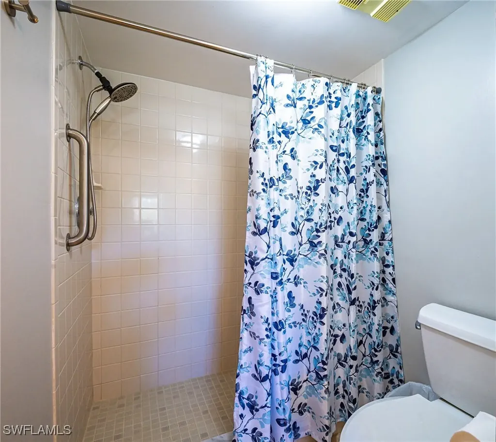 6945 Dennis Circle Naples FL 34104