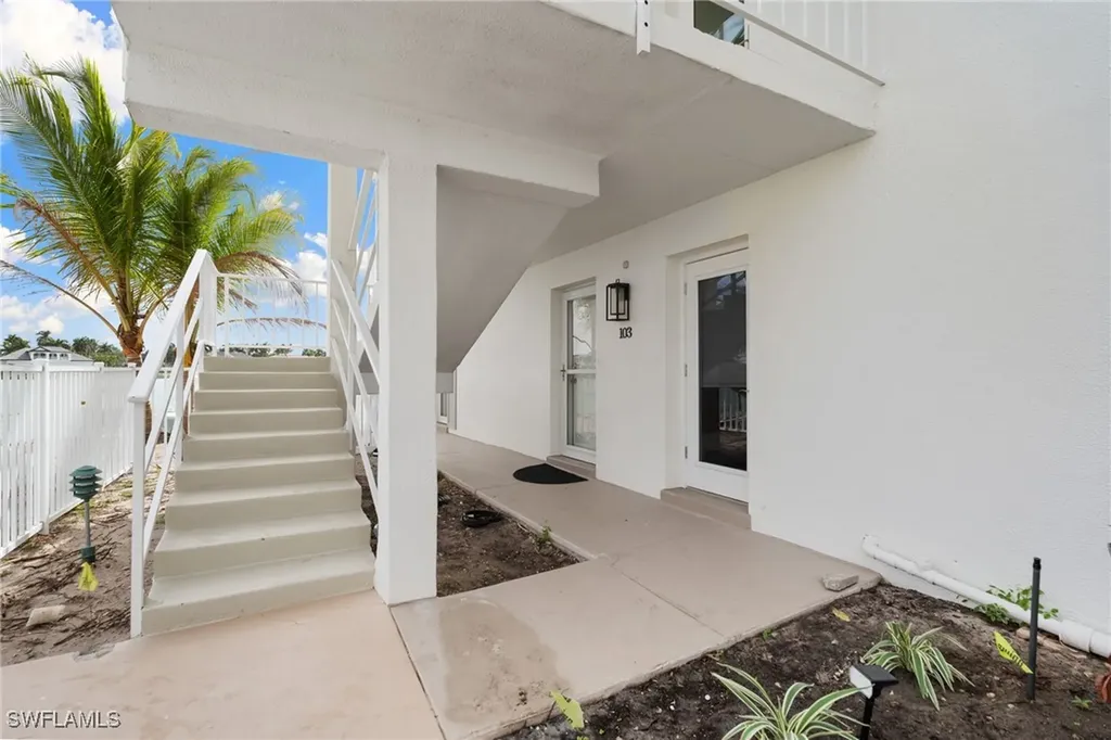 322 Harbour Drive Naples FL 34103