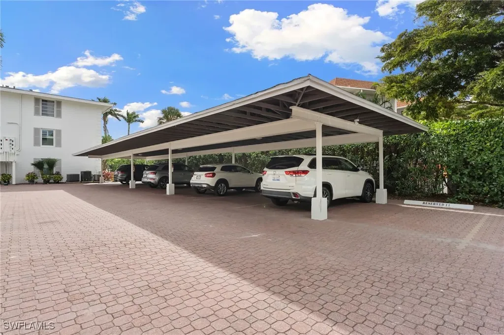 322 Harbour Drive Naples FL 34103