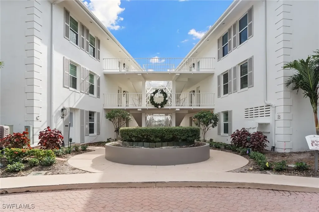 322 Harbour Drive Naples FL 34103