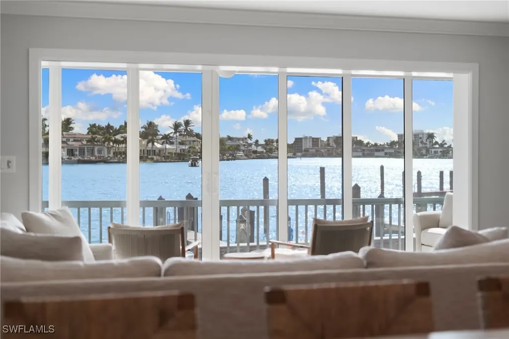 322 Harbour Drive Naples FL 34103