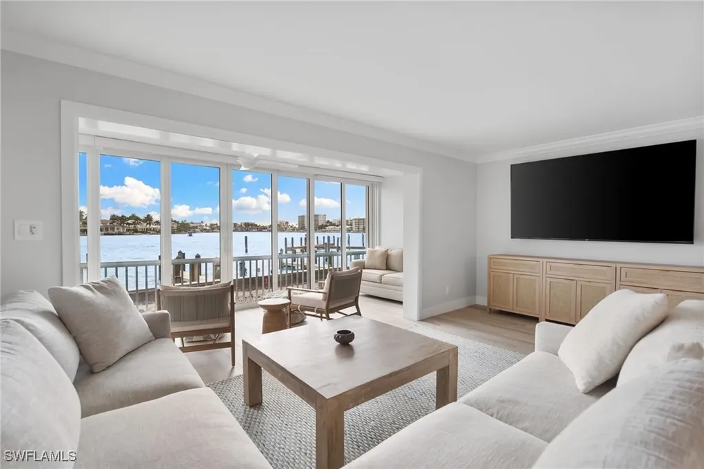 322 Harbour Drive Naples FL 34103