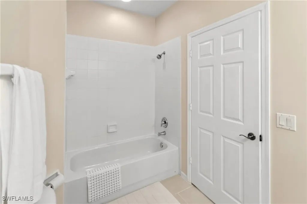 5940 Sand Wedge Lane Naples FL 34110