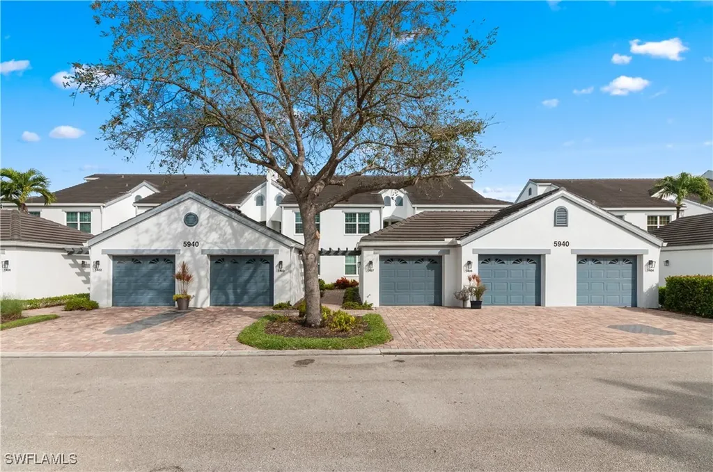 5940 Sand Wedge Lane Naples FL 34110