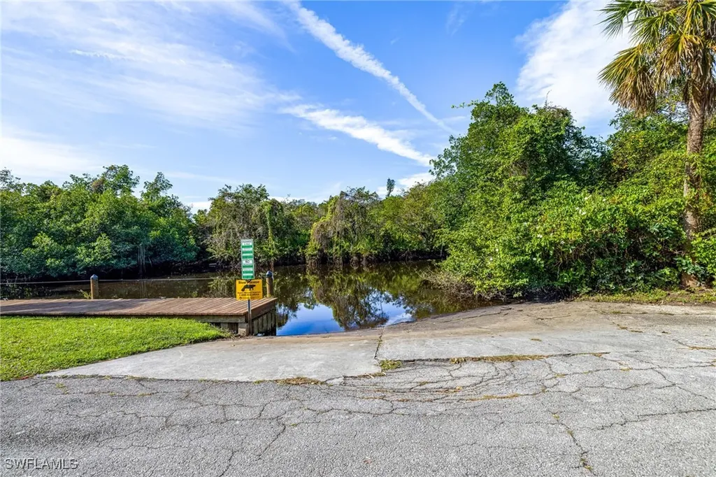 1575 Sunkist Way Fort Myers FL 33905