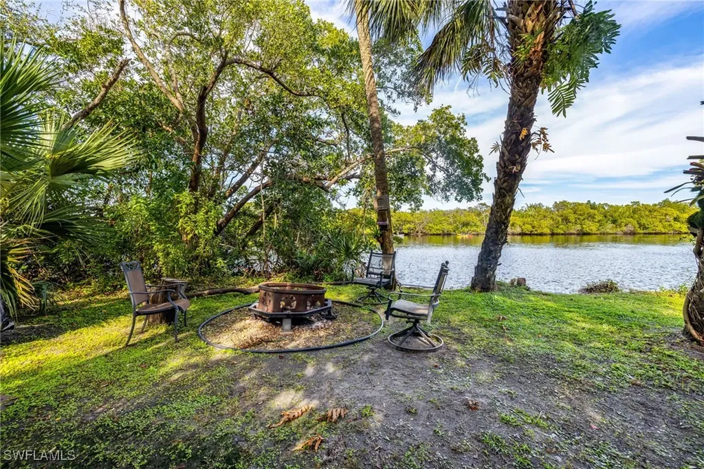 1575 Sunkist Way Fort Myers FL 33905