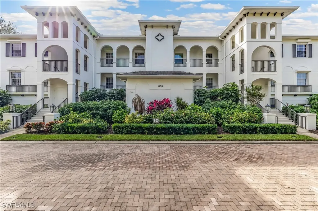 Naples FL, 805 Bentwater Circle, Unit 202