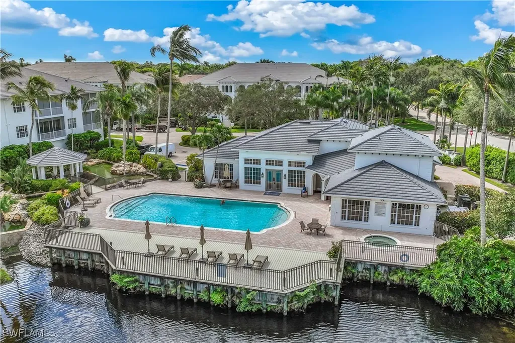 805 Bentwater Circle Naples FL 34108