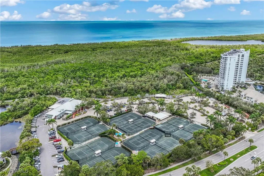 805 Bentwater Circle Naples FL 34108