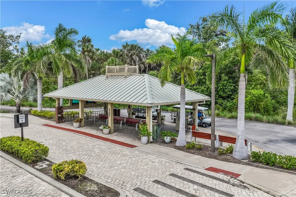 805 Bentwater Circle Naples FL 34108