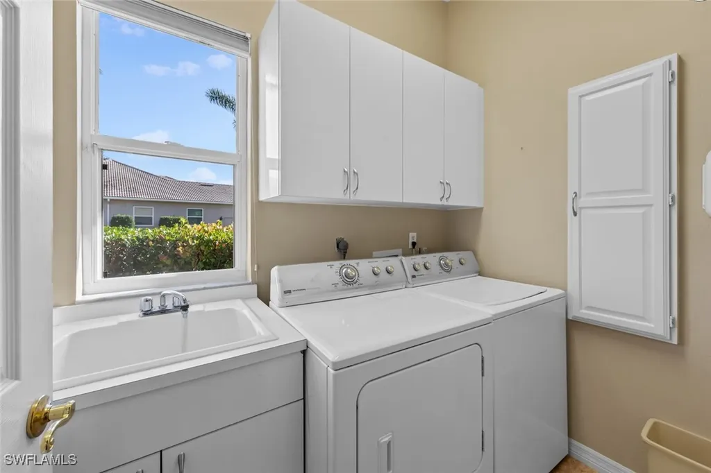 8830 King Lear Court Fort Myers FL 33908