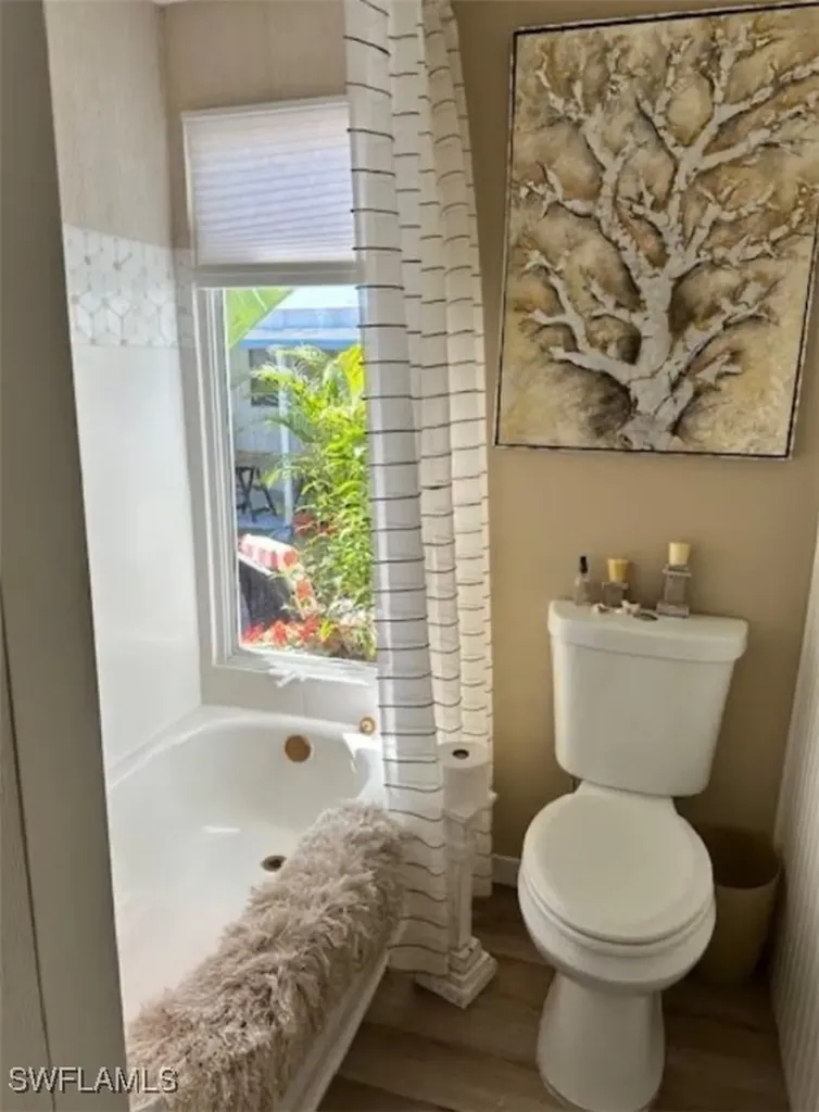 135 Moorhead Manor Naples FL 34112