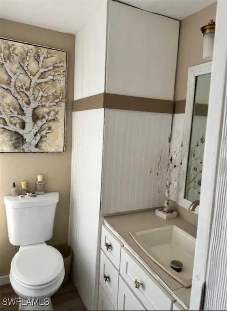 135 Moorhead Manor Naples FL 34112