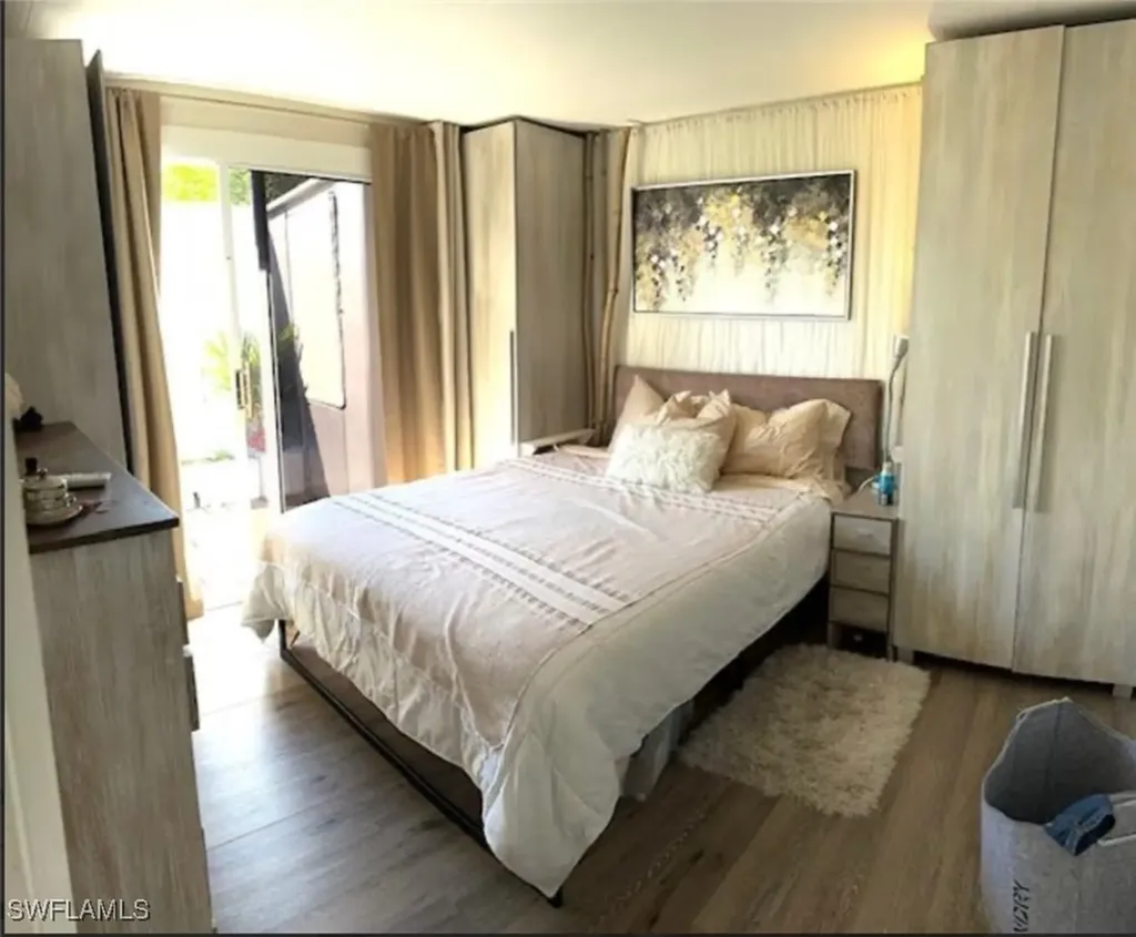 135 Moorhead Manor Naples FL 34112