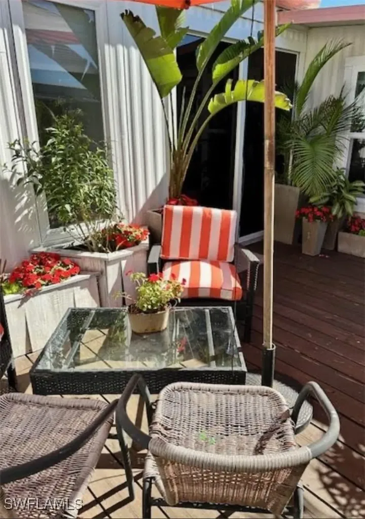 135 Moorhead Manor Naples FL 34112