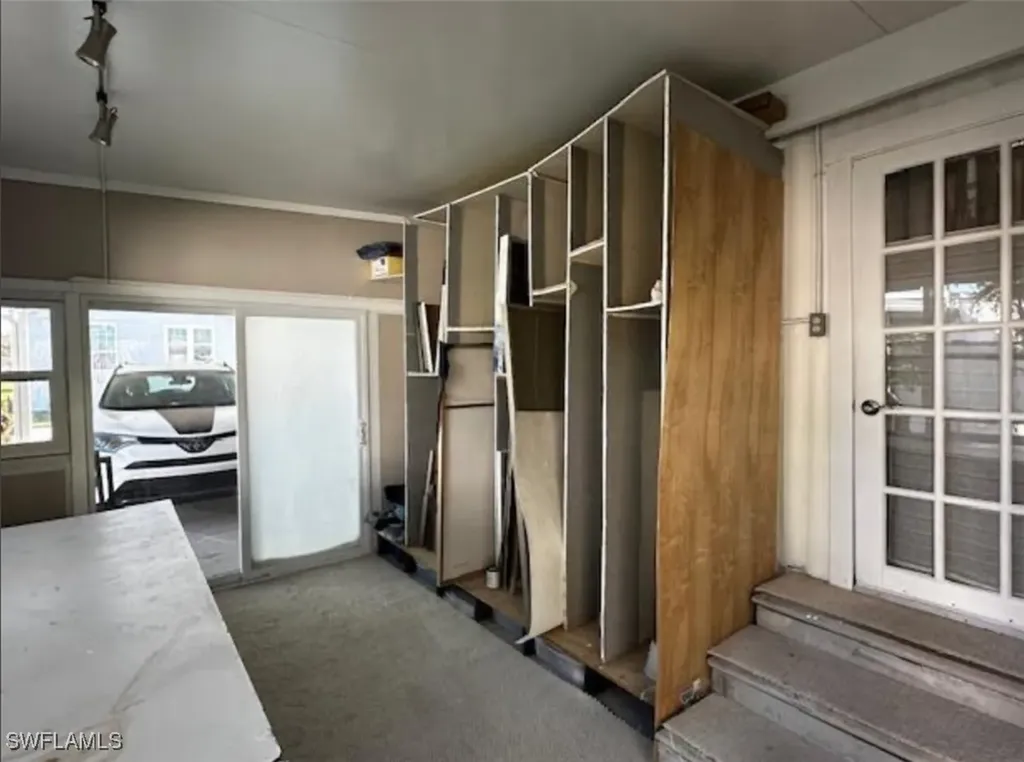 135 Moorhead Manor Naples FL 34112