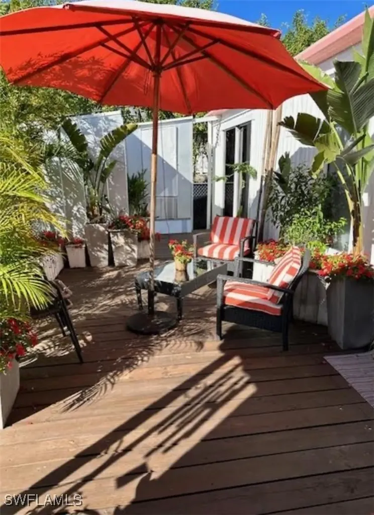 135 Moorhead Manor Naples FL 34112