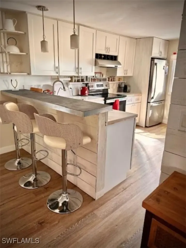 135 Moorhead Manor Naples FL 34112