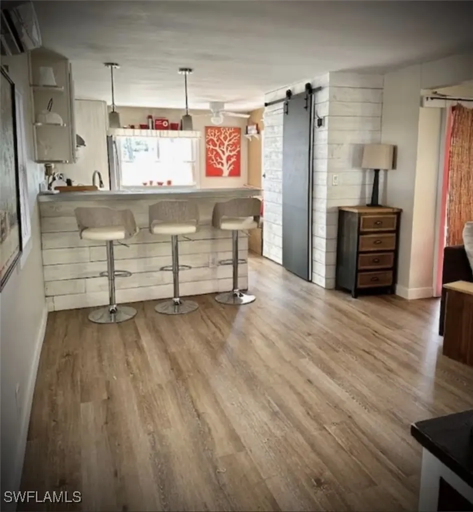 135 Moorhead Manor Naples FL 34112