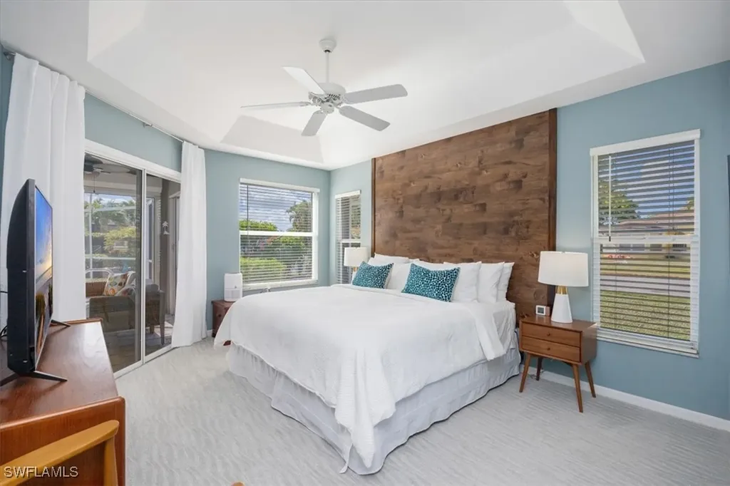 1835 Piccadilly Circus Naples FL 34112