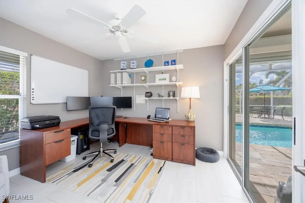 1835 Piccadilly Circus Naples FL 34112