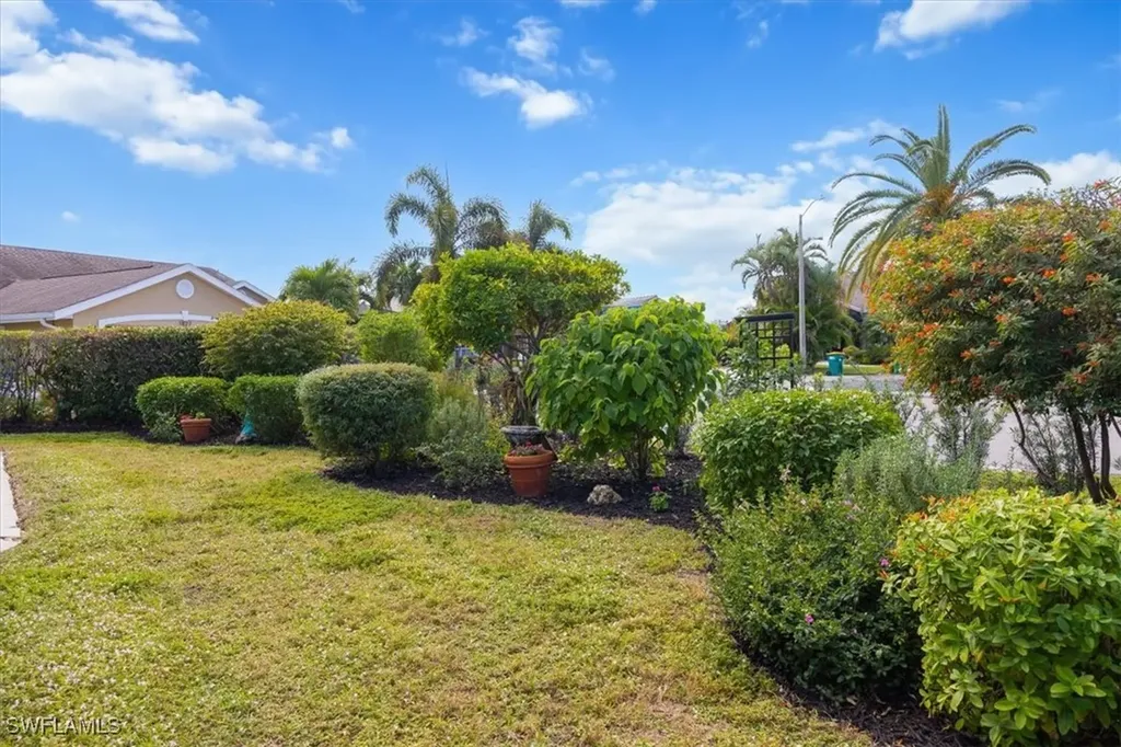 1835 Piccadilly Circus Naples FL 34112