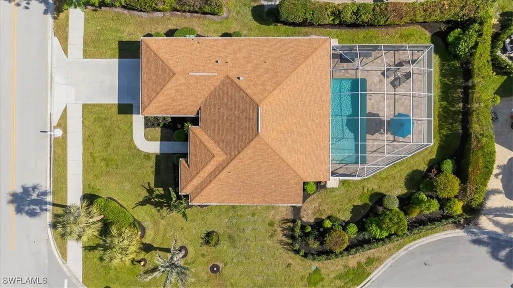 1835 Piccadilly Circus Naples FL 34112
