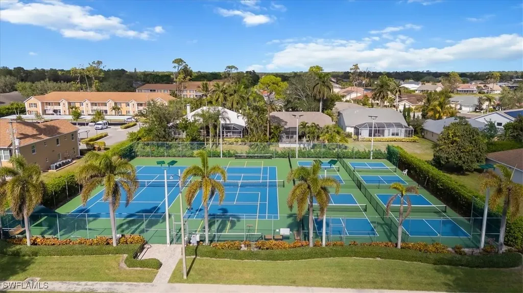 1835 Piccadilly Circus Naples FL 34112