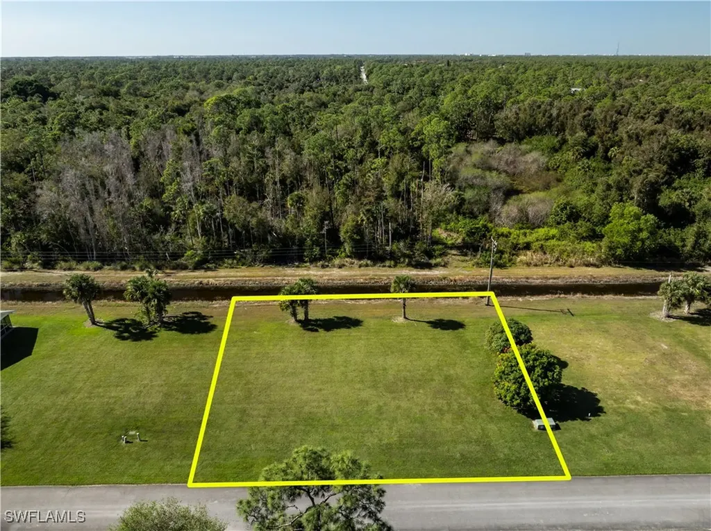 4001 Skyway Drive Lot#20 Naples FL 34112-2926