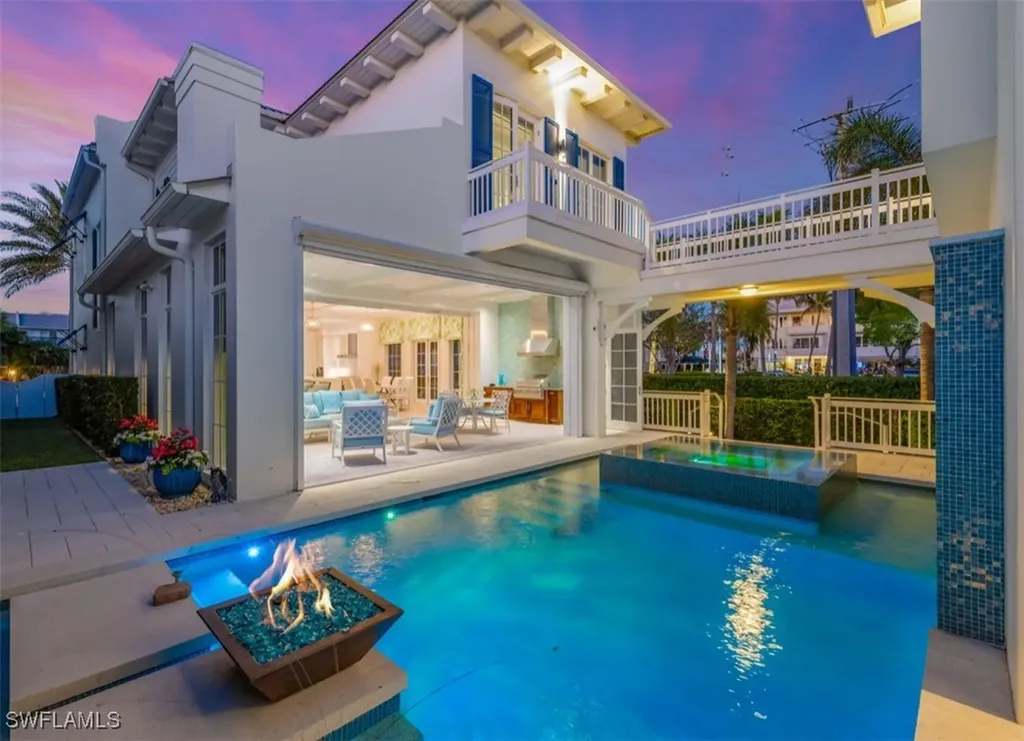 992 9th Avenue S Naples FL 34102