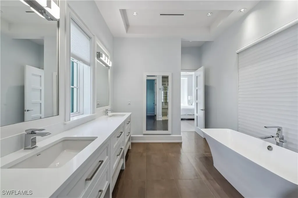 992 9th Avenue S Naples FL 34102