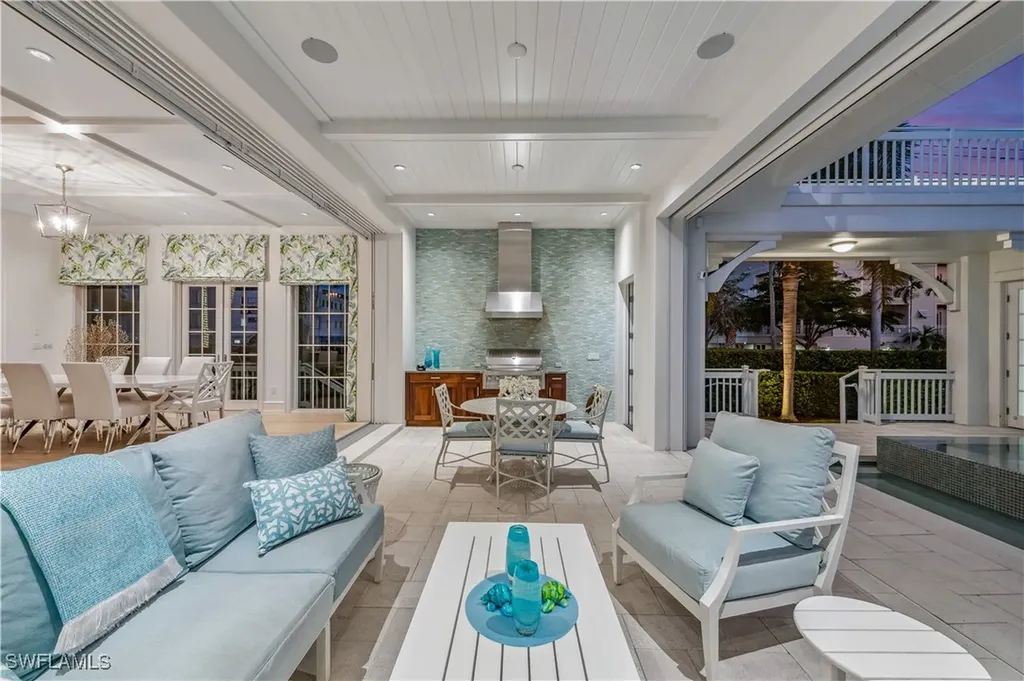 992 9th Avenue S Naples FL 34102