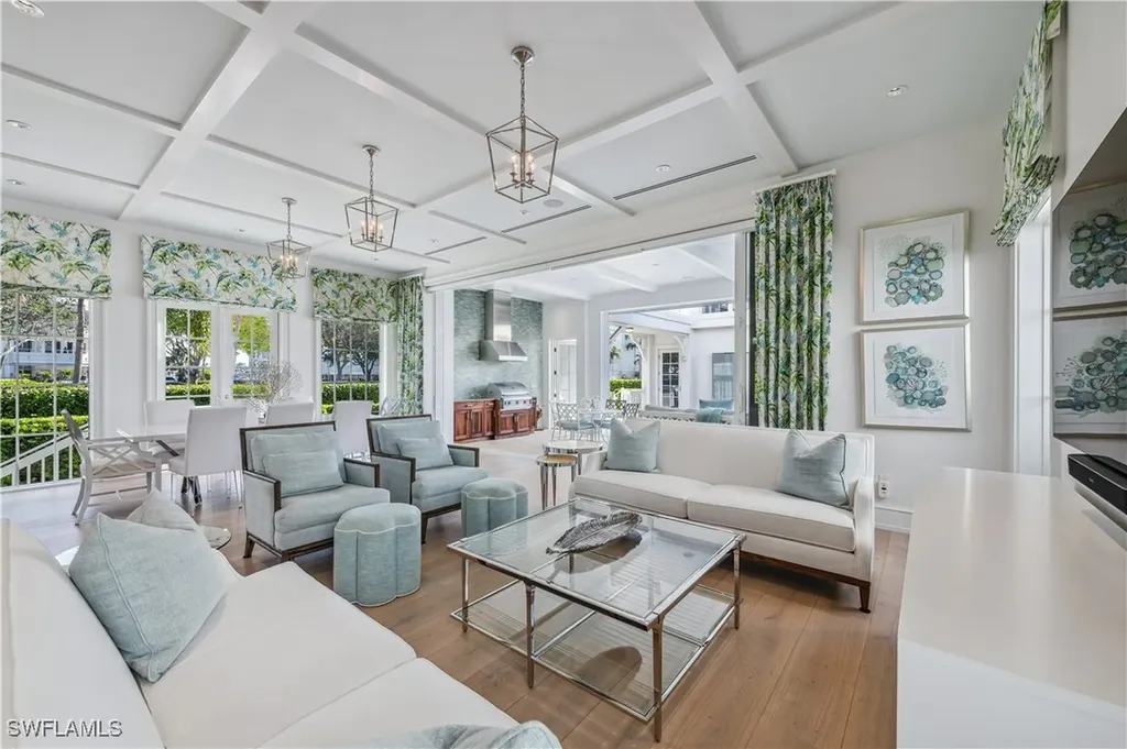 992 9th Avenue S Naples FL 34102