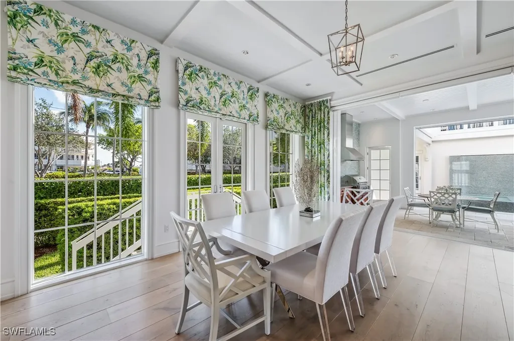 992 9th Avenue S Naples FL 34102