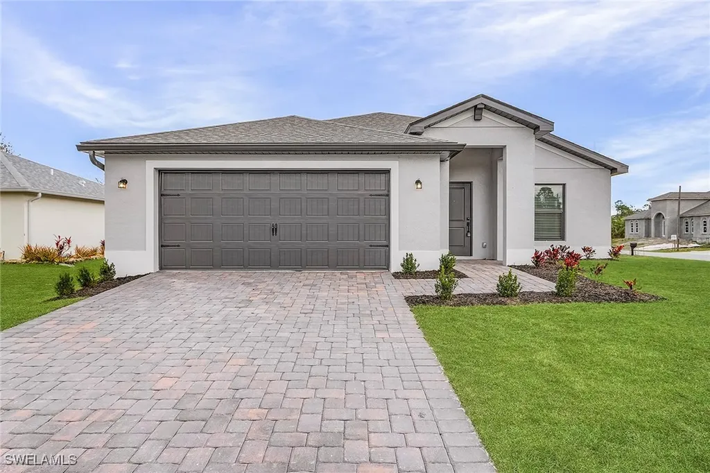 827 Rue Labeau Circle Fort Myers FL 33913