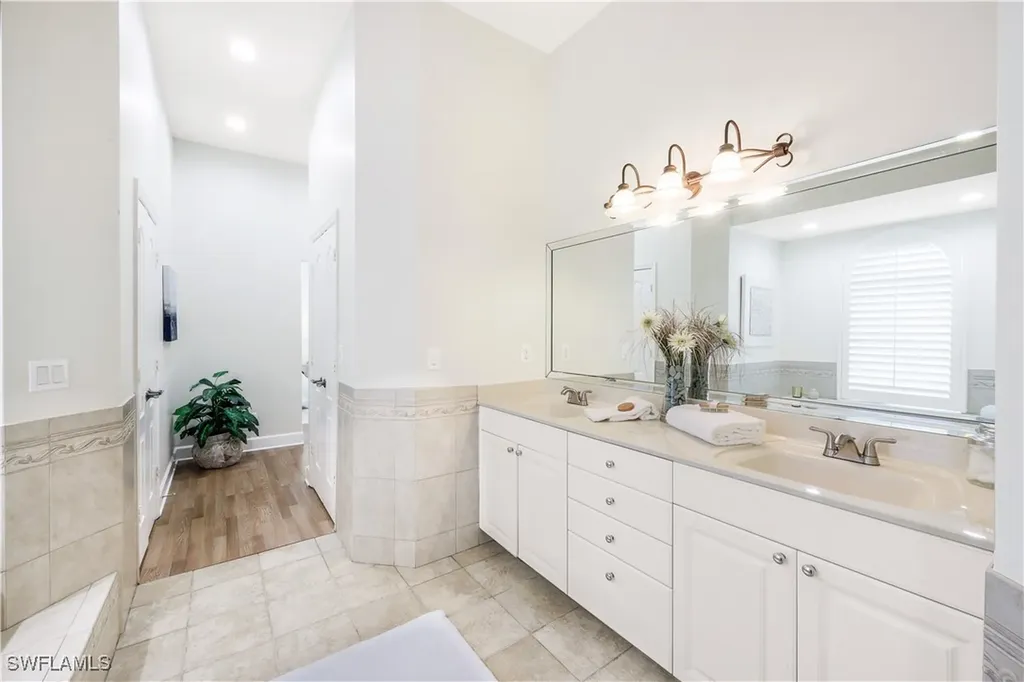 11020 Vanderbilt Drive Naples FL 34108